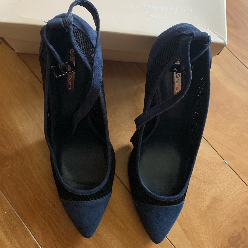 BCBGENERATION Blue Night Honeycomb Mesh. Suede Toe, size 10 M